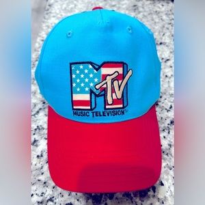 Get your hands on this limited edition MTV 4th of July hat Super retro/vintage!